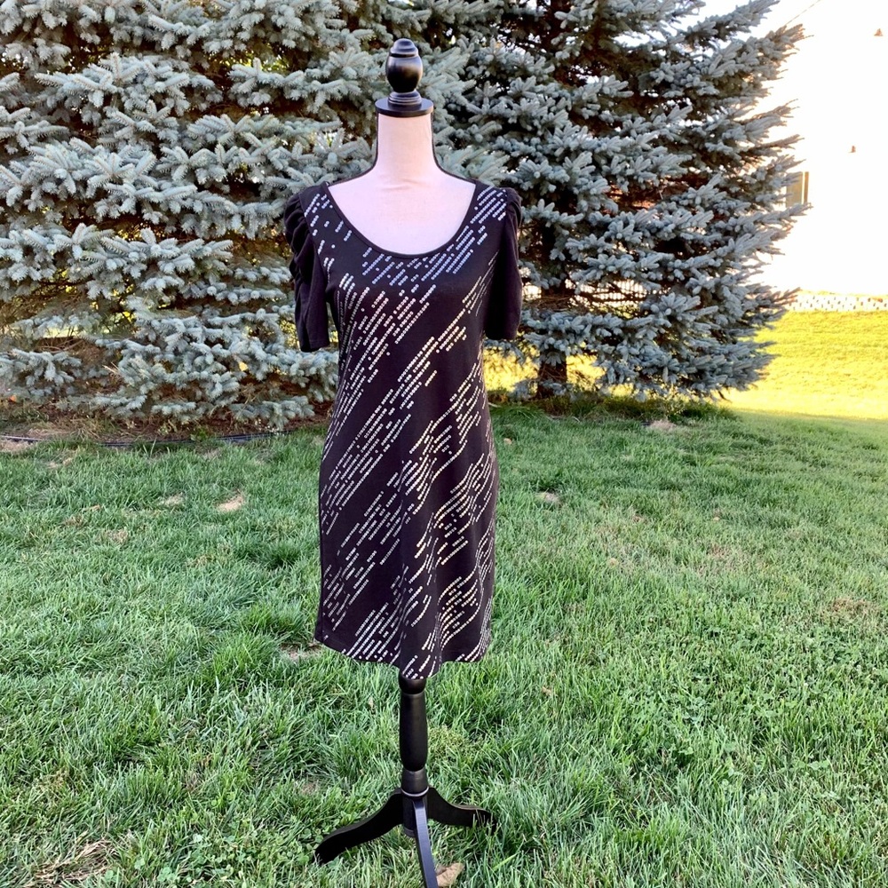 🖤MAKE OFFER🖤NWT!Love Delirious Sequined dress🖤